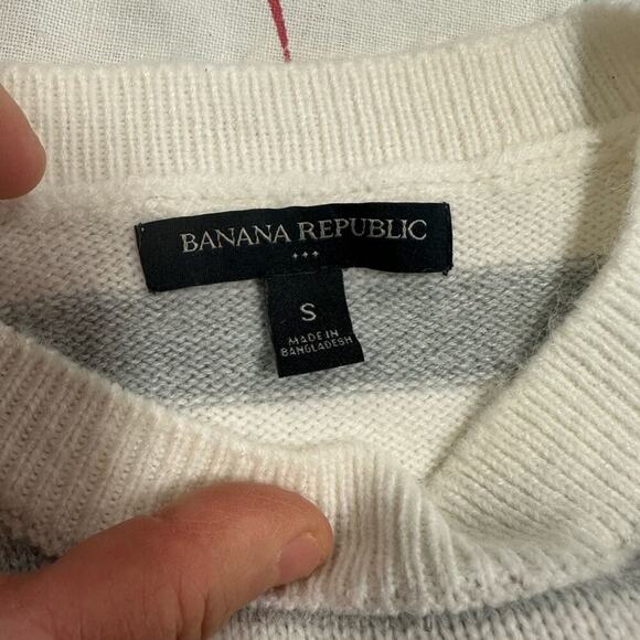 Banana Republic Gray and White Crew Neck Sweater with Stripes - Picture 3 of 5